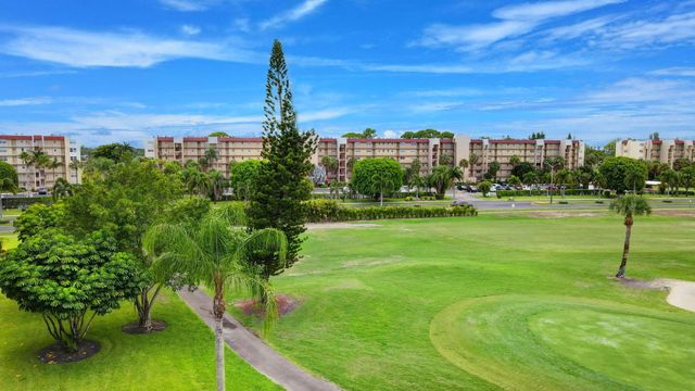 3661 Via Poinciana 410, Lake Worth, FL 33467