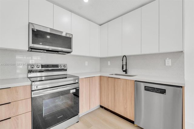 1611 NE 50th Ct 1, Fort Lauderdale, FL 33334