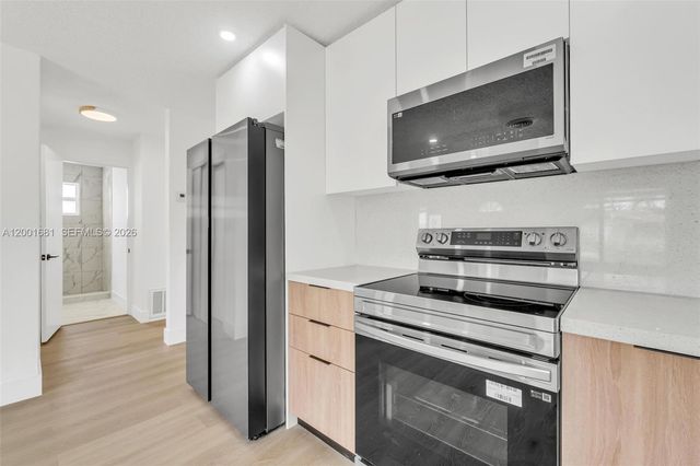 1611 NE 50th Ct 1, Fort Lauderdale, FL 33334