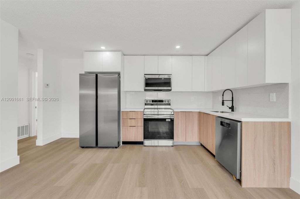 1611 NE 50th Ct 1, Fort Lauderdale, FL 33334