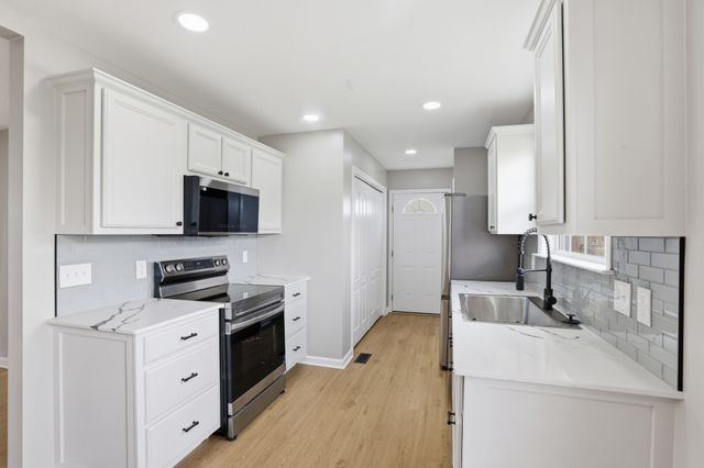 1612 Baucom Dr, Columbia, TN 38401