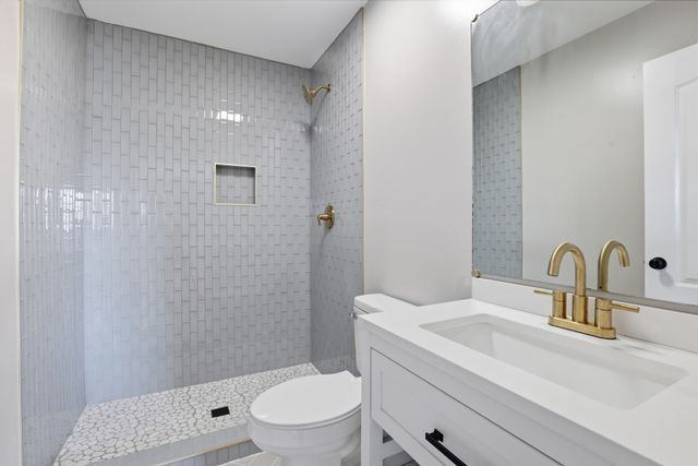 1612 Baucom Dr, Columbia, TN 38401