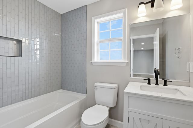 1612 Baucom Dr, Columbia, TN 38401