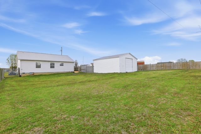 1612 Baucom Dr, Columbia, TN 38401