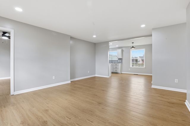 1612 Baucom Dr, Columbia, TN 38401