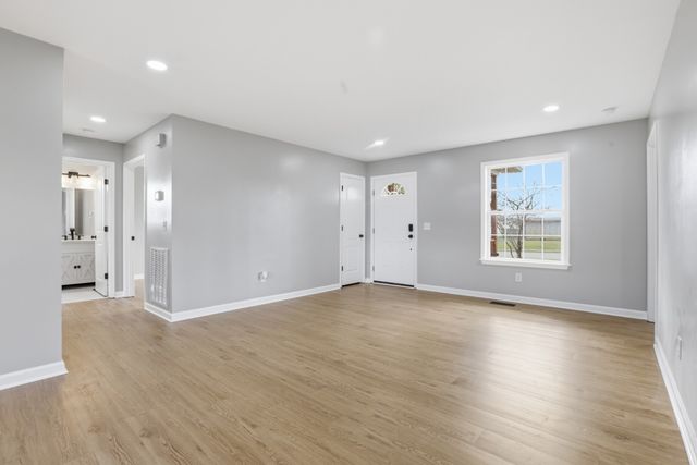 1612 Baucom Dr, Columbia, TN 38401