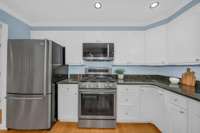 59 Bannan Dr, North Andover, MA 01845