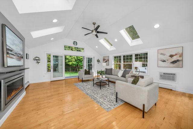 59 Bannan Dr, North Andover, MA 01845