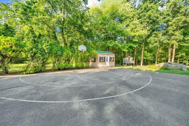 59 Bannan Dr, North Andover, MA 01845