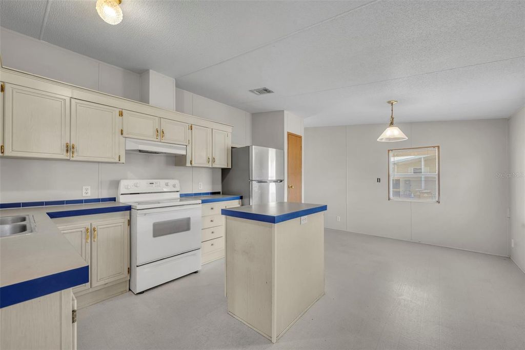 Image 12 of property listing at 11412 PHEASANT TRAIL, Leesburg, FL 34788