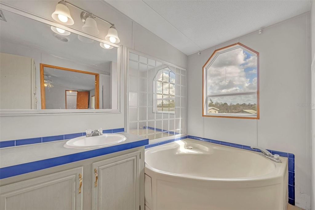 Image 25 of property listing at 11412 PHEASANT TRAIL, Leesburg, FL 34788