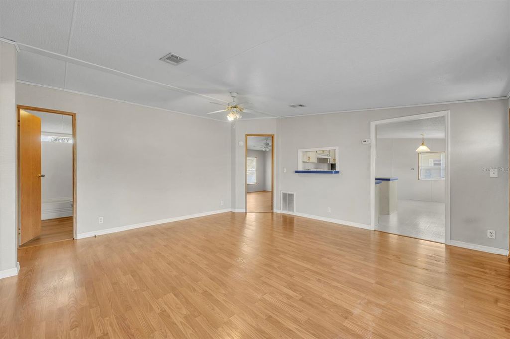 Image 9 of property listing at 11412 PHEASANT TRAIL, Leesburg, FL 34788