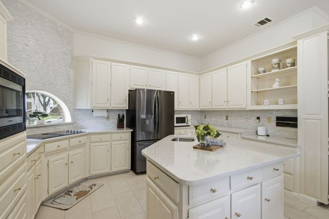 4609 Hallmark Drive, Plano, TX 75024