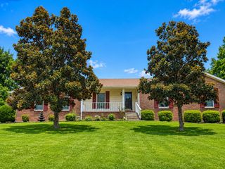 3300 Curtiswood Ln, E, Springfield, TN 37172