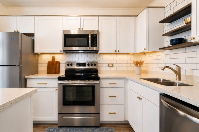 3550 N LAKE SHORE Drive 1003, Chicago, IL 60657