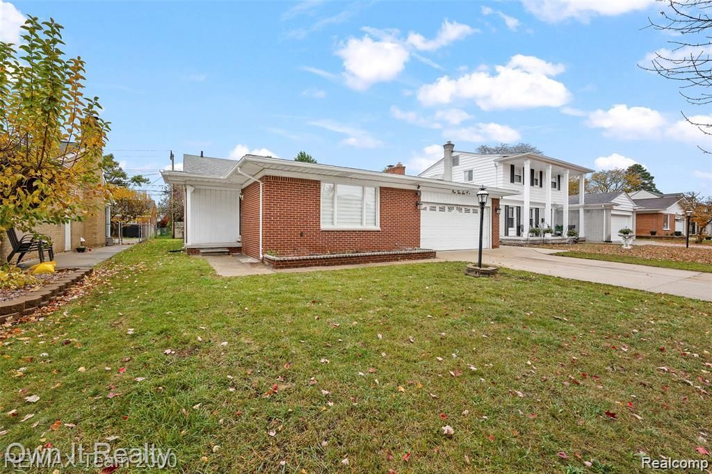 1262 Sherbourne Drive Drive, Dearborn Heights, MI 48127