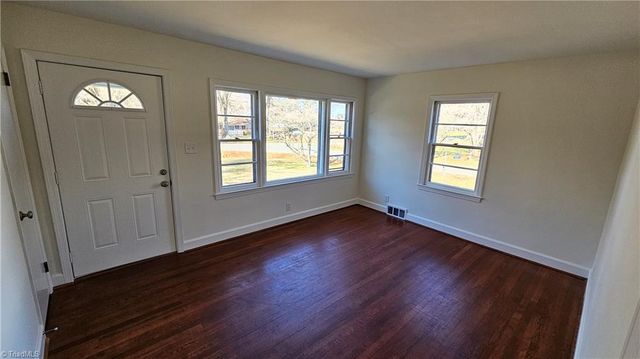 325 Stewart Road, Winston-salem, NC 27107