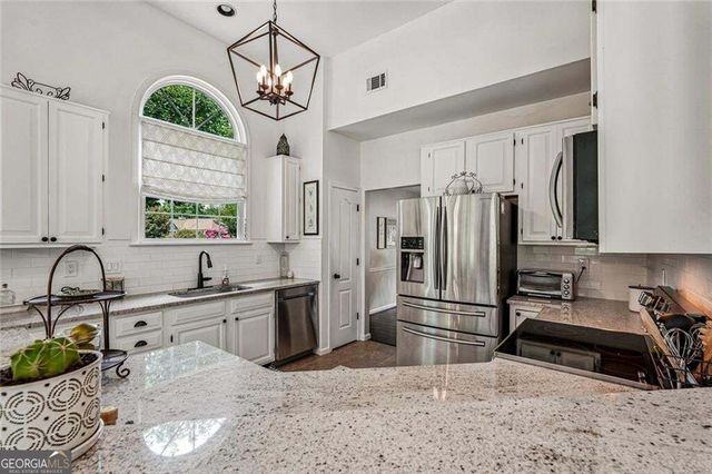 162 St Martin Drive, Suwanee, GA 30024
