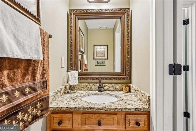 162 St Martin Drive, Suwanee, GA 30024