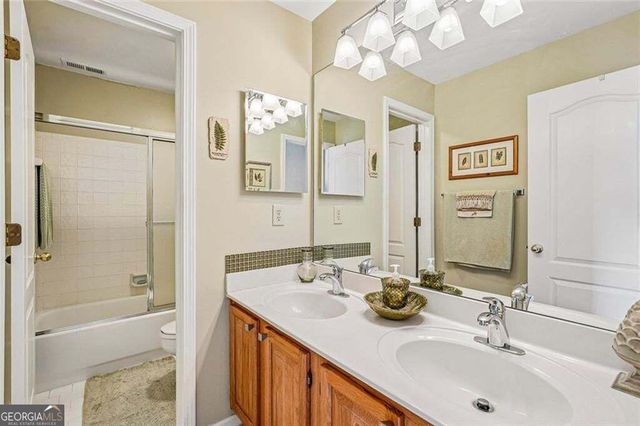 162 St Martin Drive, Suwanee, GA 30024