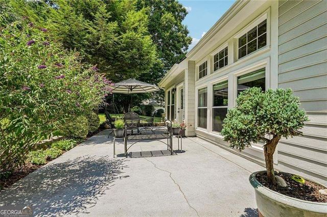 162 St Martin Drive, Suwanee, GA 30024