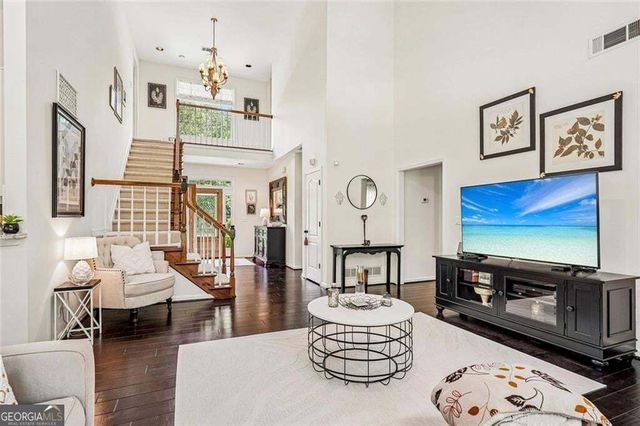 162 St Martin Drive, Suwanee, GA 30024