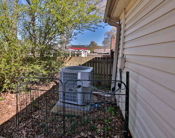 6388 BRIERGATE DR, Bartlett, TN 38134