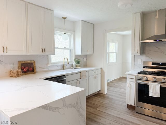 455 Barrenwood Drive, Wadsworth, OH 44281