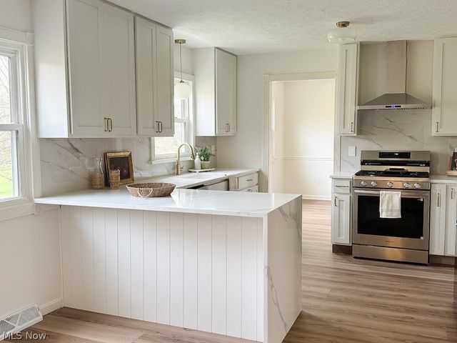 455 Barrenwood Drive, Wadsworth, OH 44281