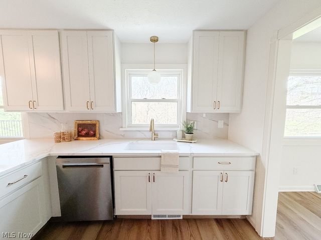 455 Barrenwood Drive, Wadsworth, OH 44281