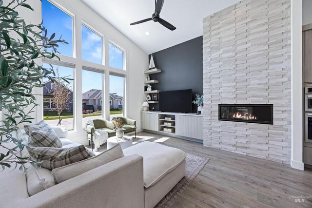 2296 E Valensole St, Meridian, ID 83642