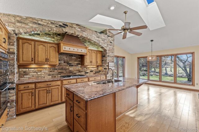 6571 Deer Ridge Drive, Independence Charter Township, MI 48348