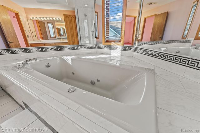 6571 Deer Ridge Drive, Independence Charter Township, MI 48348