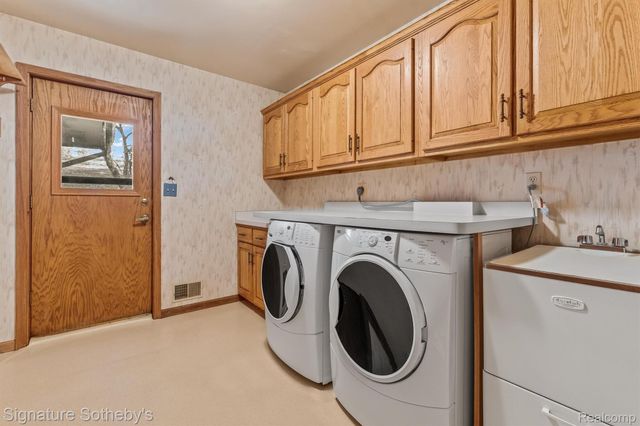 6571 Deer Ridge Drive, Independence Charter Township, MI 48348