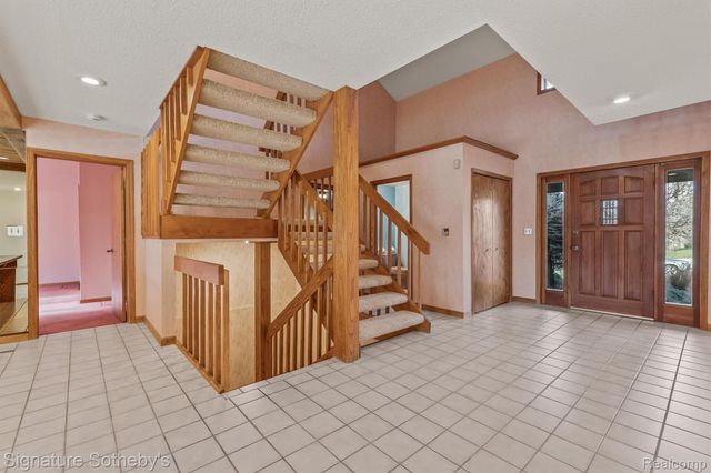 6571 Deer Ridge Drive, Independence Charter Township, MI 48348