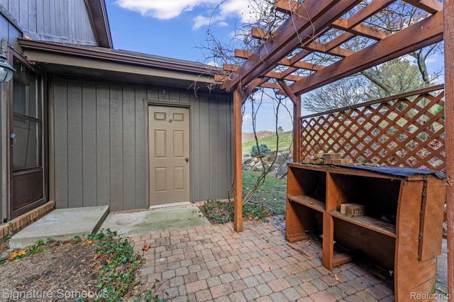 6571 Deer Ridge Drive, Independence Charter Township, MI 48348