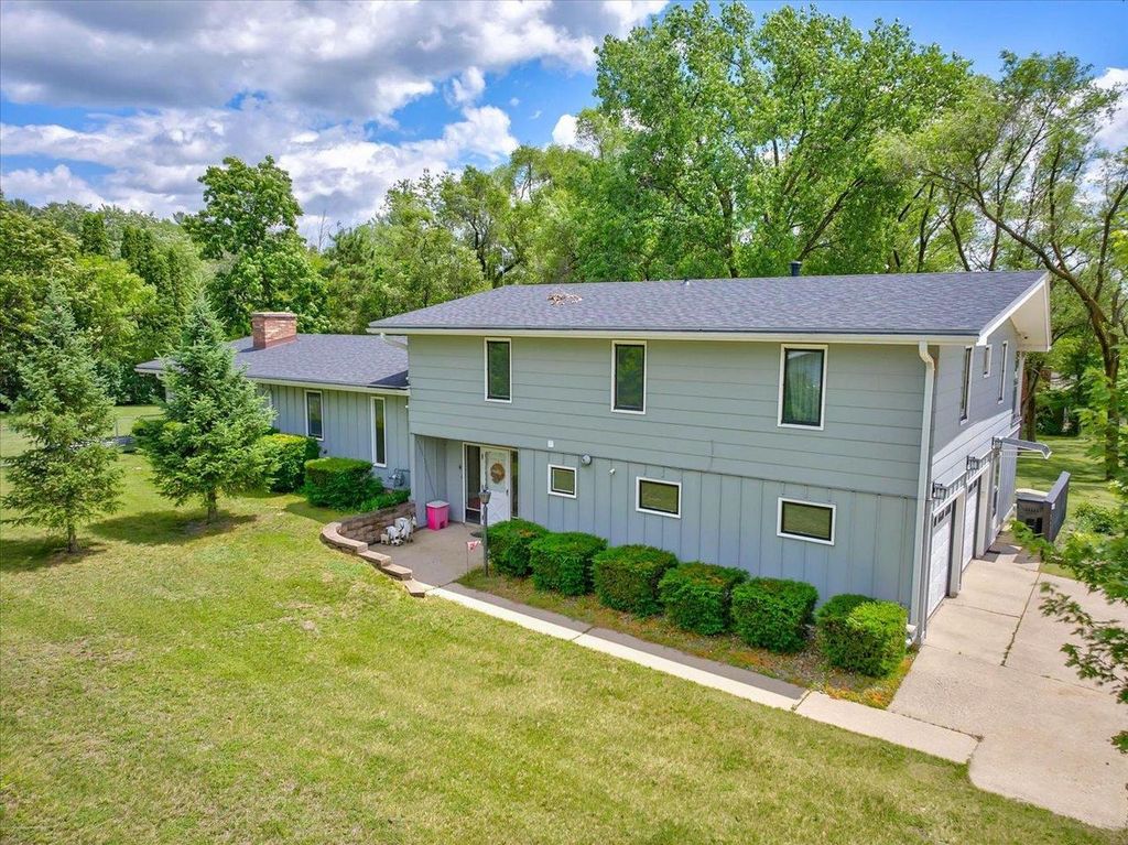 833 River Street, Portage, WI 53901