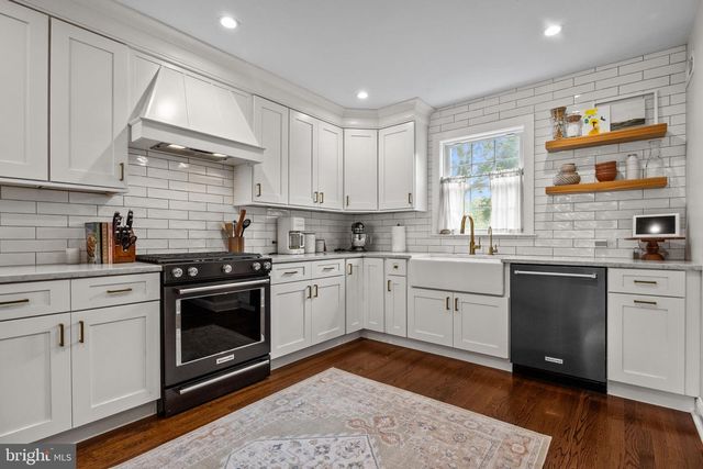 333 E BIRCH DR, Morrisville, PA 19067