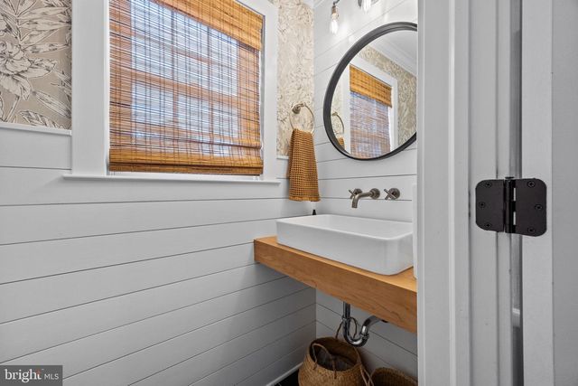 333 E BIRCH DR, Morrisville, PA 19067