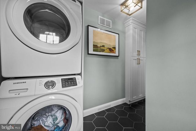 333 E BIRCH DR, Morrisville, PA 19067