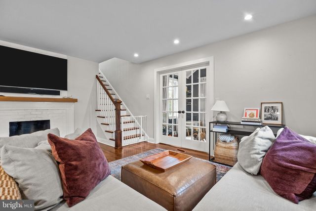 333 E BIRCH DR, Morrisville, PA 19067