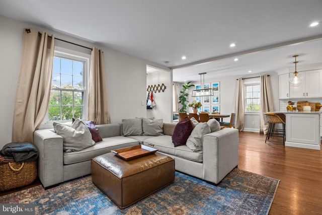 333 E BIRCH DR, Morrisville, PA 19067