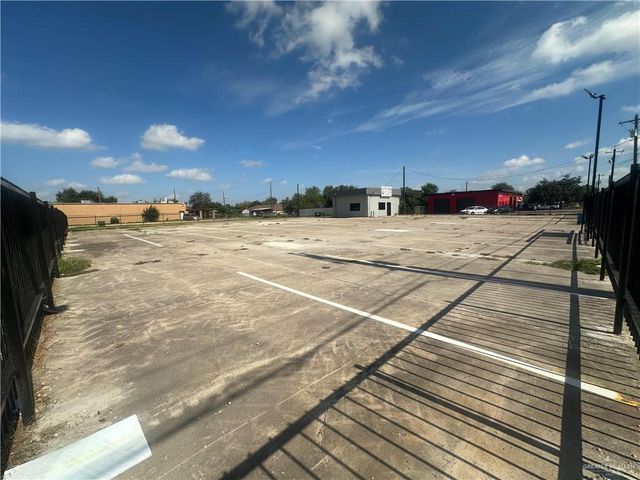 407 N Veterans Boulevard, Pharr, TX 78577
