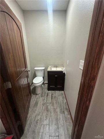 407 N Veterans Boulevard, Pharr, TX 78577