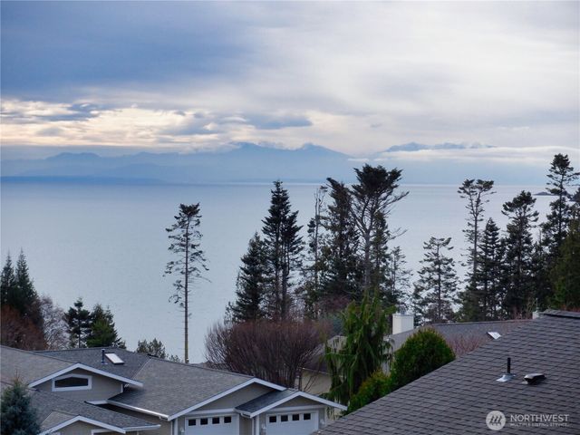 4512 Queen Ann Way, Anacortes, WA 98221