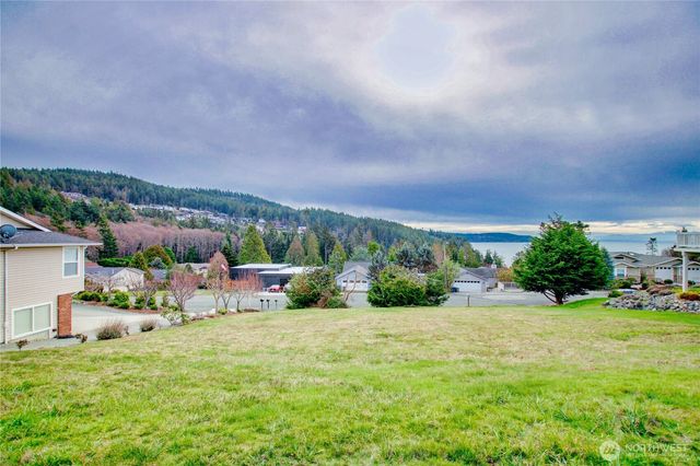4512 Queen Ann Way, Anacortes, WA 98221