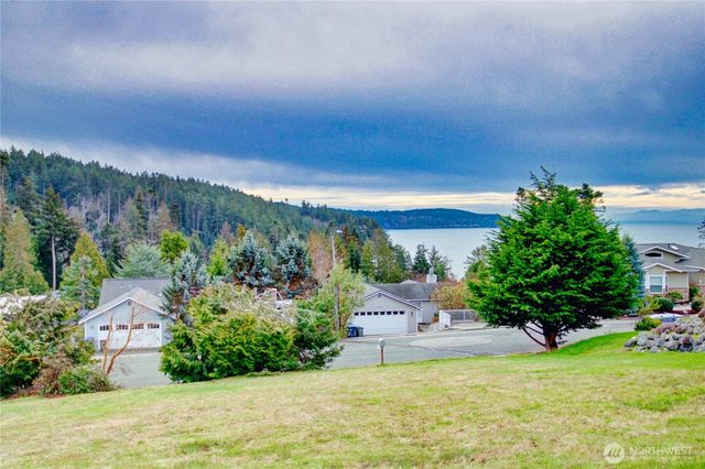 4512 Queen Ann Way, Anacortes, WA 98221