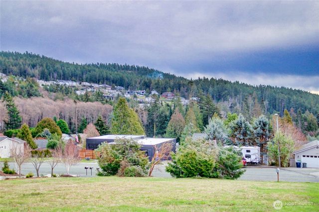 4512 Queen Ann Way, Anacortes, WA 98221