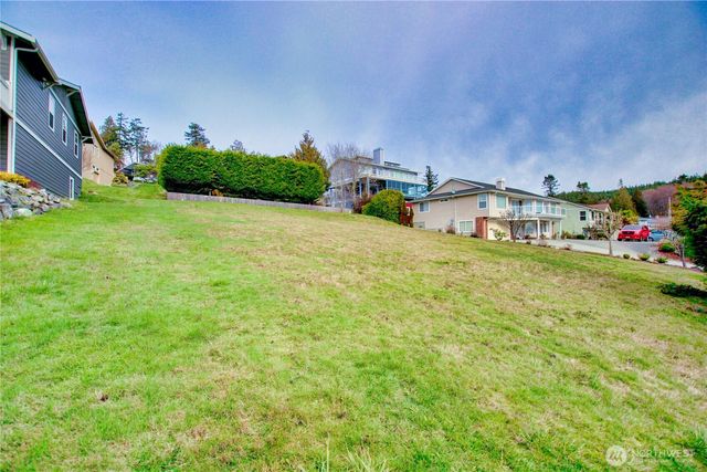 4512 Queen Ann Way, Anacortes, WA 98221