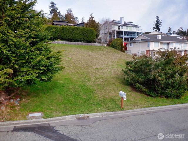 4512 Queen Ann Way, Anacortes, WA 98221